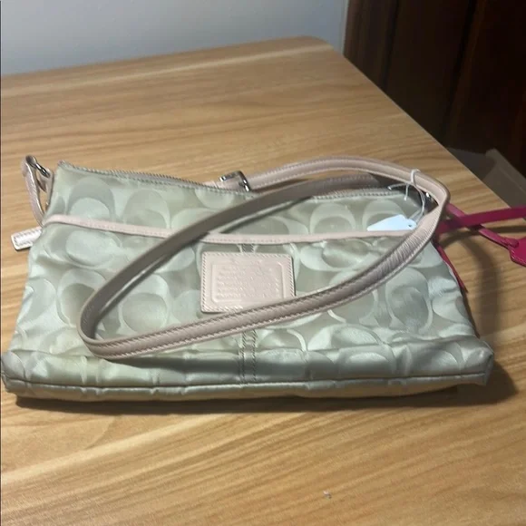 Coach Shoulder Bag - Picture 4 of 8